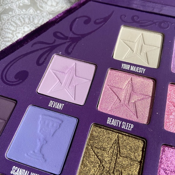 Jeffree Star ‘Blood Lust’ Eyeshadow Palette - Picture 6 of 8